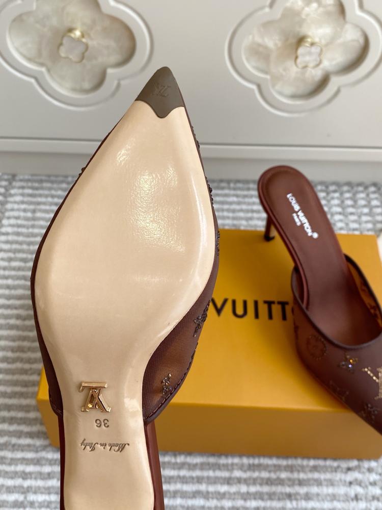 حذاء Louis Vuitton فاخر