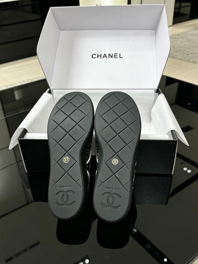 حذاء  Chanel ماري جين فلات