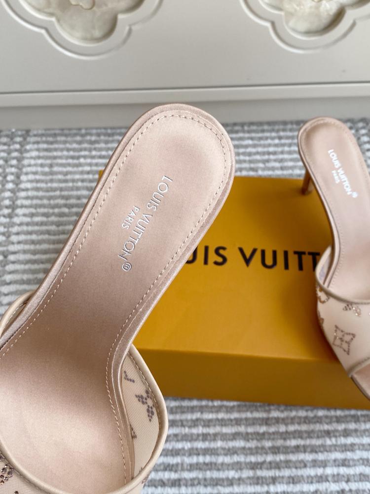 حذاء Louis Vuitton فاخر