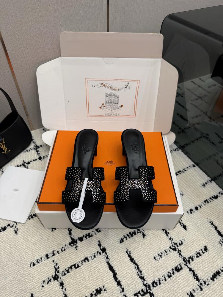 حذاء Hermès فاخر
