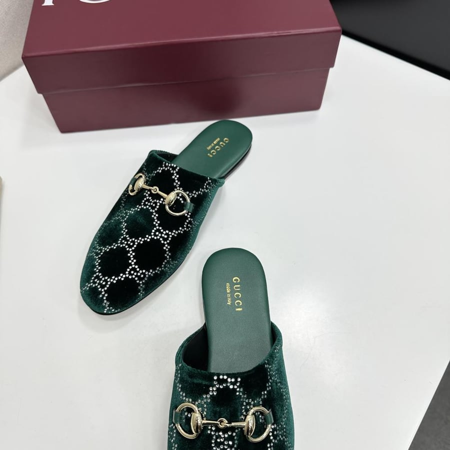 حذاء Gucci فاخر
