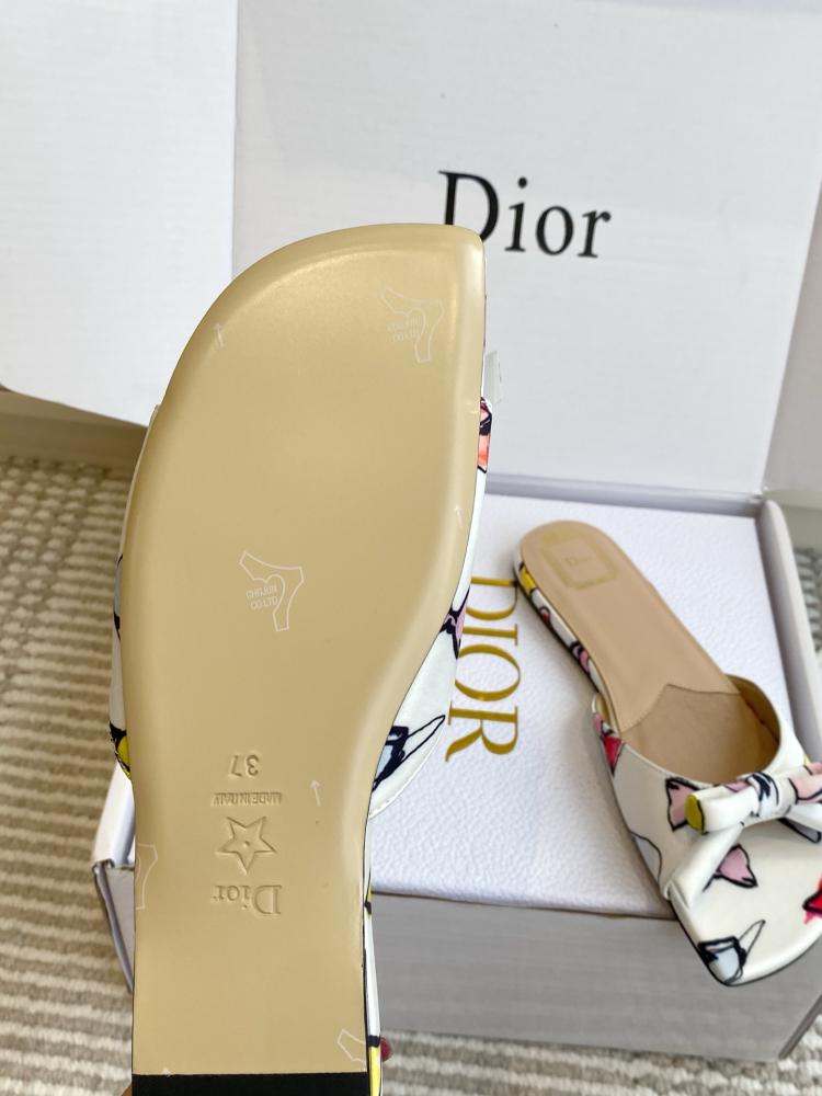 حذاء  Dior فاخر