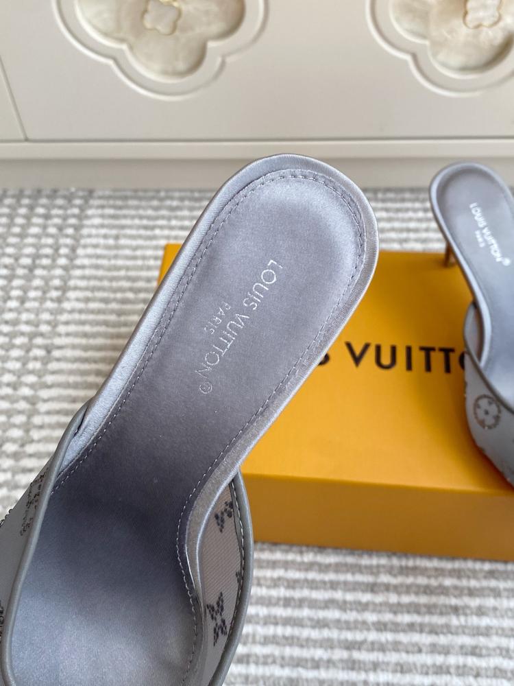 حذاء Louis Vuitton فاخر