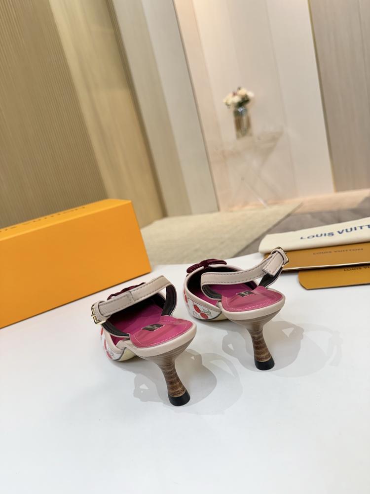 حذاء Louis Vuitton فاخر