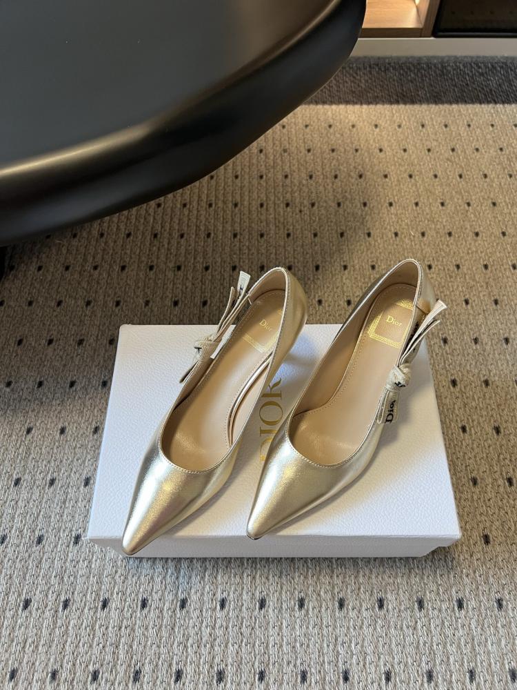 حذاء Dior فاخر