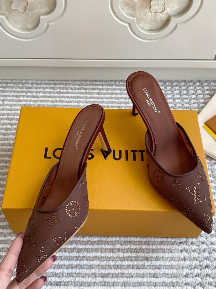 حذاء Louis Vuitton فاخر