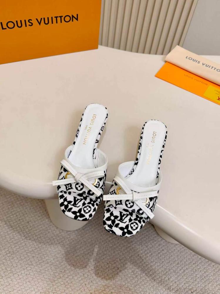 حذاء  Louis Vuitton فاخر