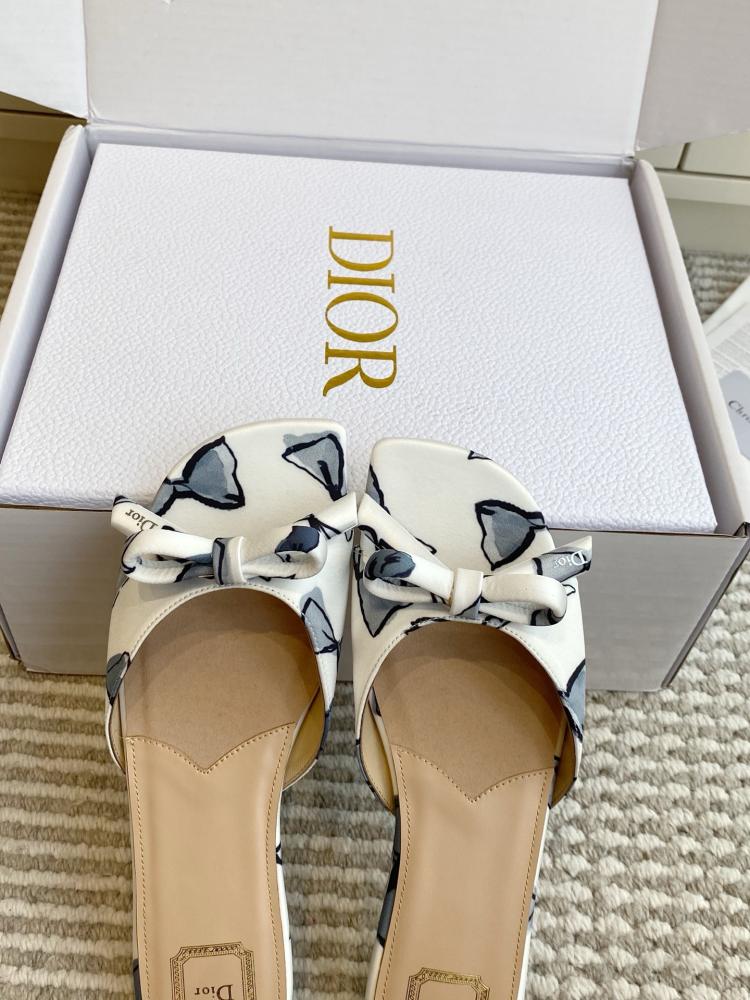 حذاء Dior فاخر