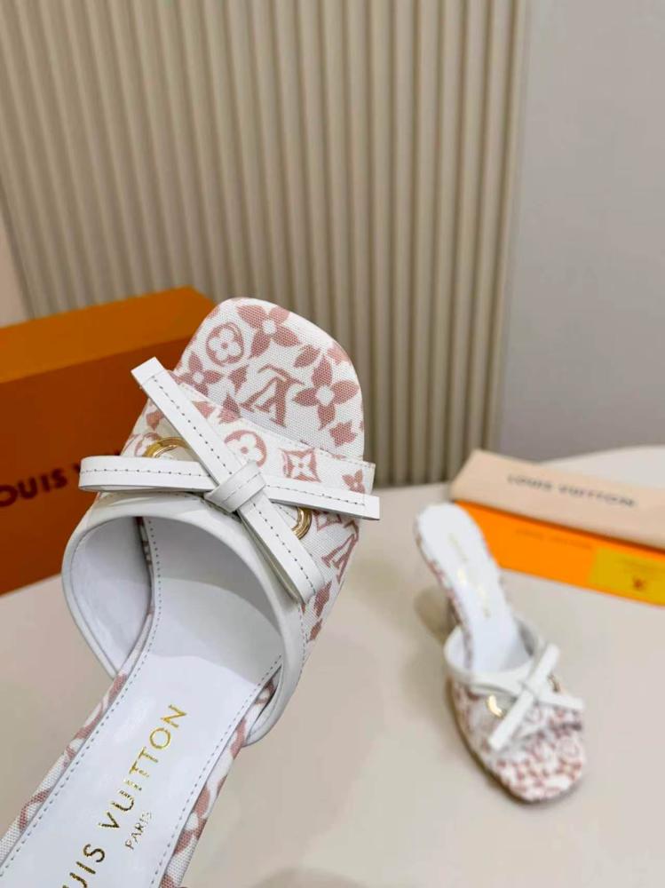 حذاء  Louis Vuitton فاخر