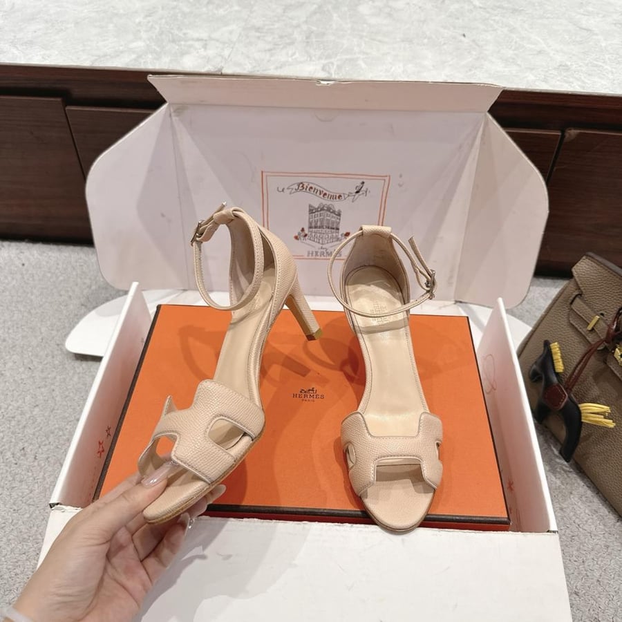 صندل Hermès بكعب منخفض