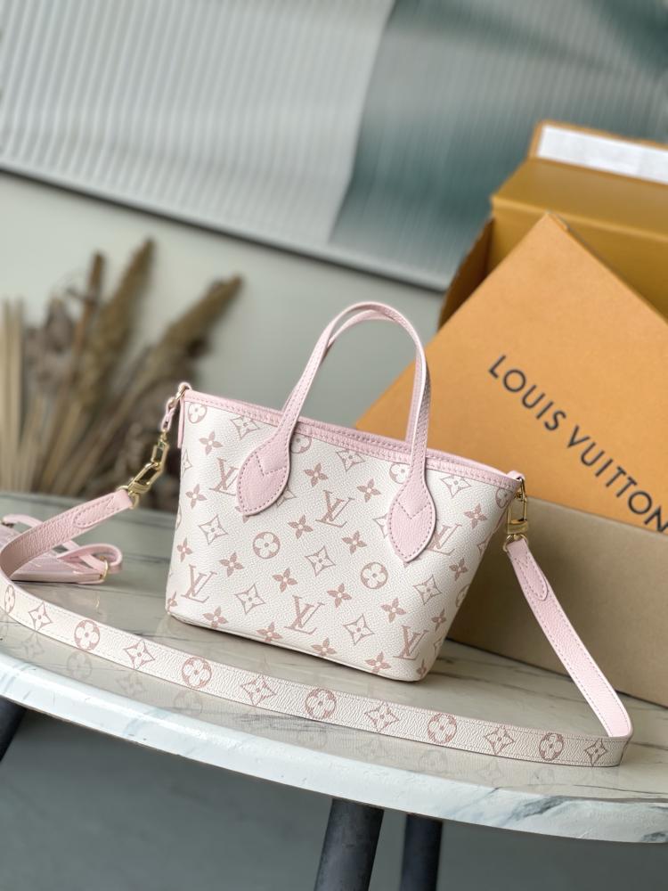 حقيبة لويس فيتون Louis Vuitton بنقشة المونوغرام باللون الوردي