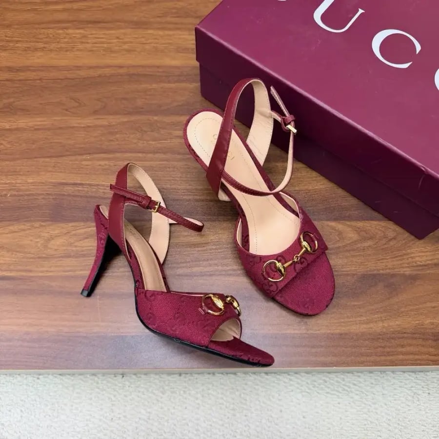حذاء Gucci
