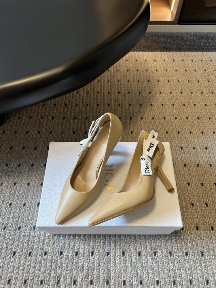 حذاء Dior فاخر