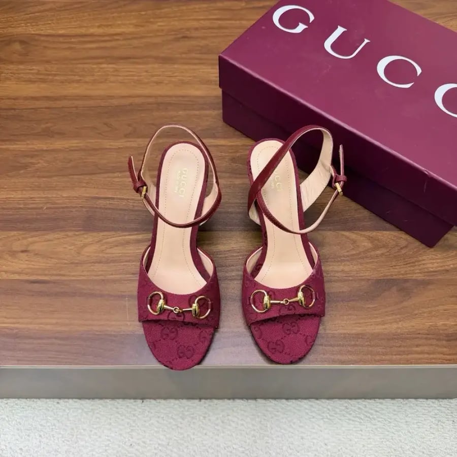 حذاء Gucci