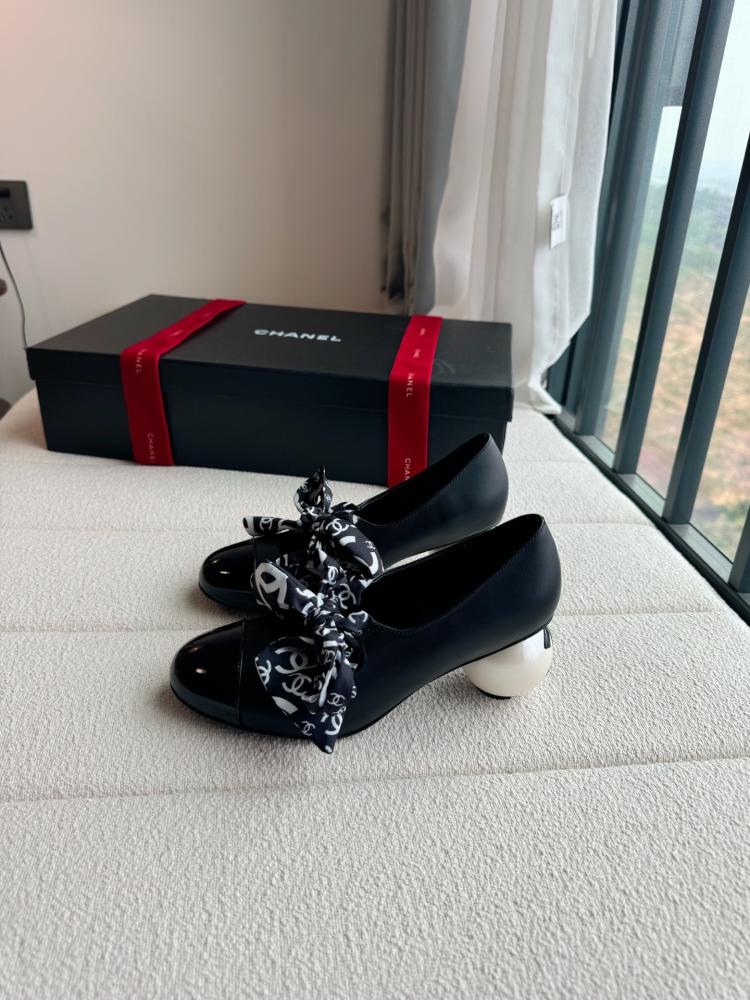 حذاء  Chanel فاخر