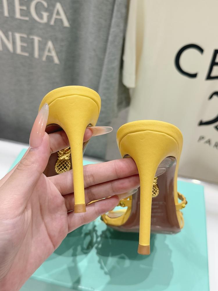صندل Aquazzura