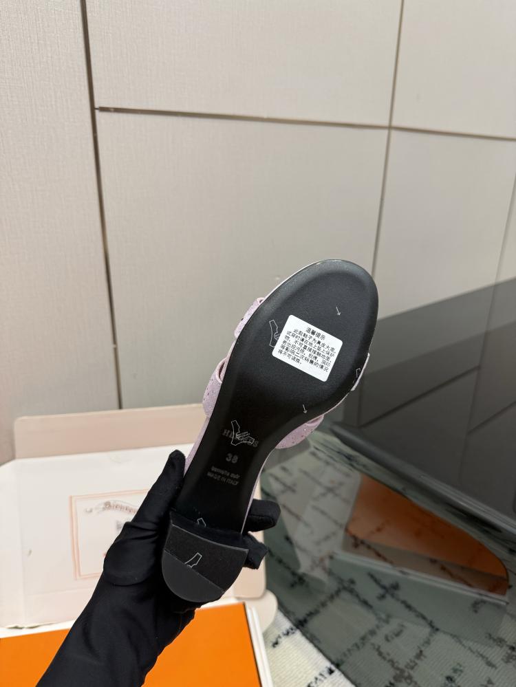 حذاء Hermès فاخر