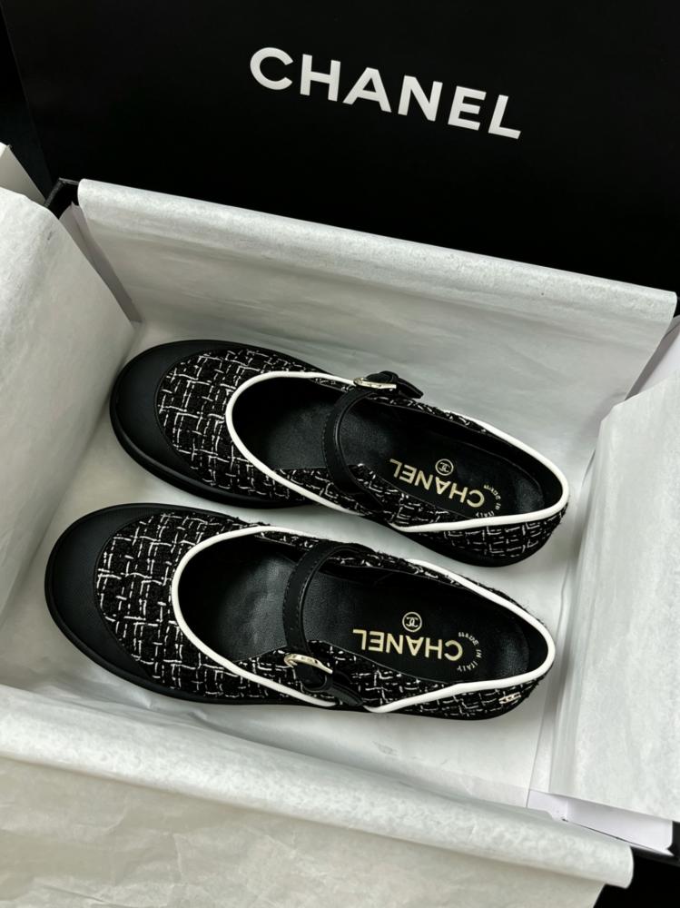 حذاء  Chanel ماري جين فلات
