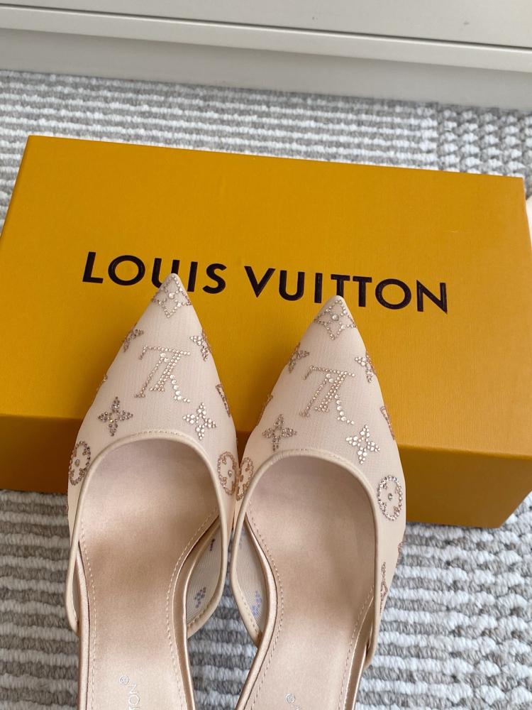 حذاء Louis Vuitton فاخر