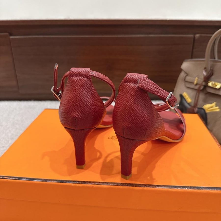 صندل Hermès بكعب منخفض