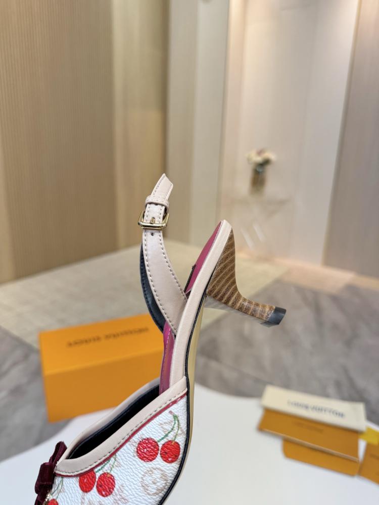 حذاء Louis Vuitton فاخر