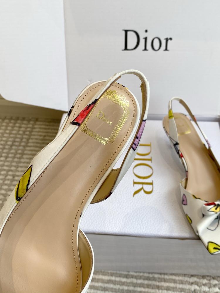 حذاء  Dior فاخر