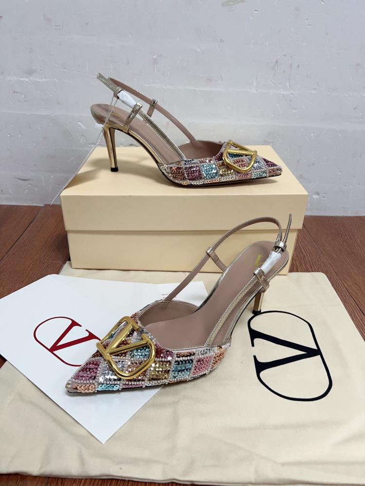 حذاء Valentino فاخر