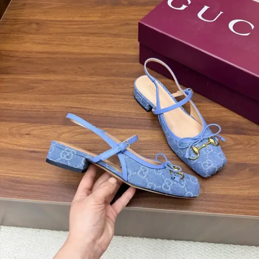حذاء Gucci