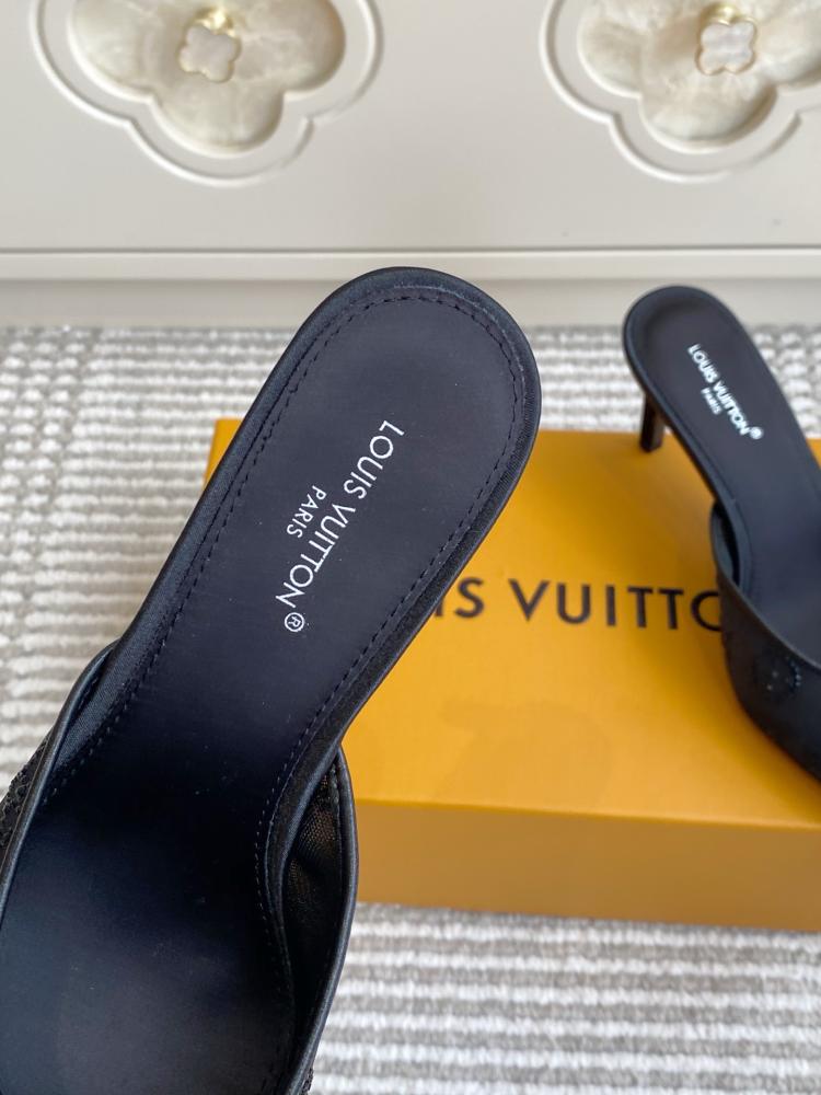 حذاء Louis Vuitton فاخر
