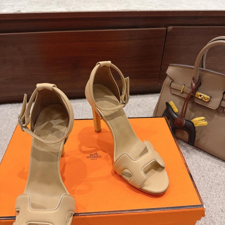 صندل كعب عالي  Hermès