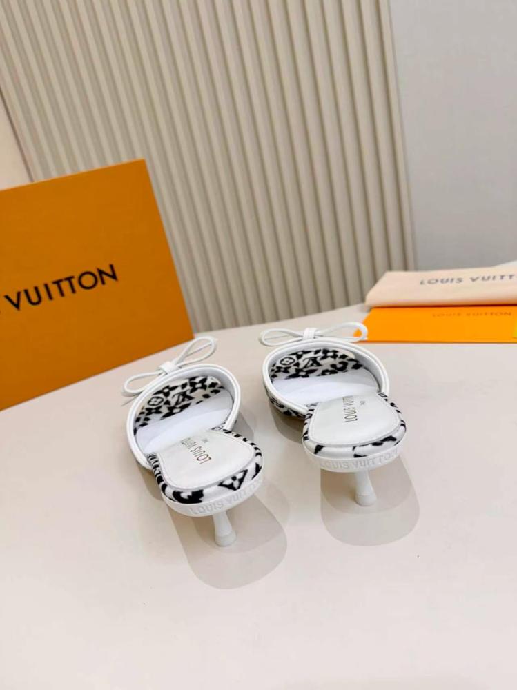 حذاء  Louis Vuitton فاخر
