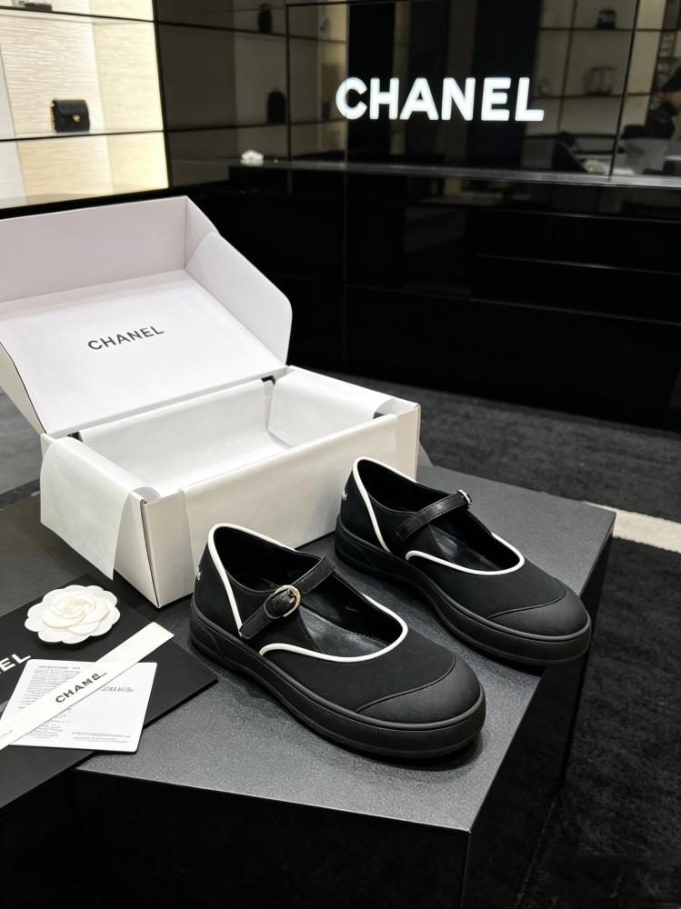 حذاء  Chanel ماري جين فلات