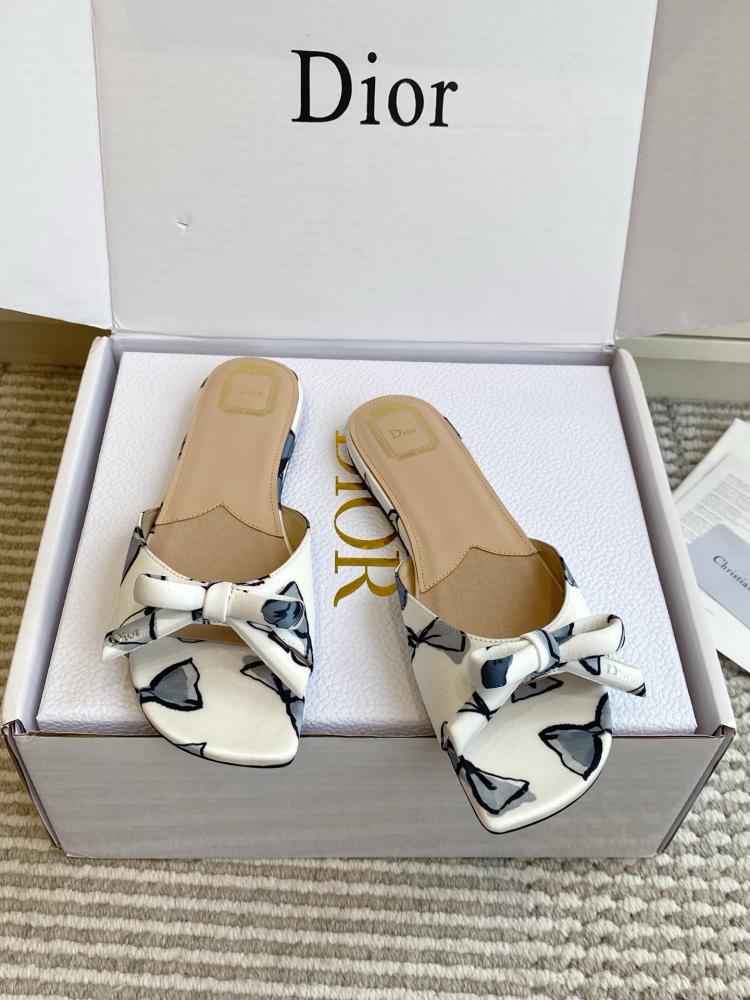 حذاء Dior فاخر