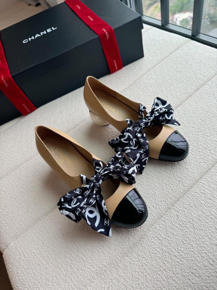 حذاء  Chanel فاخر