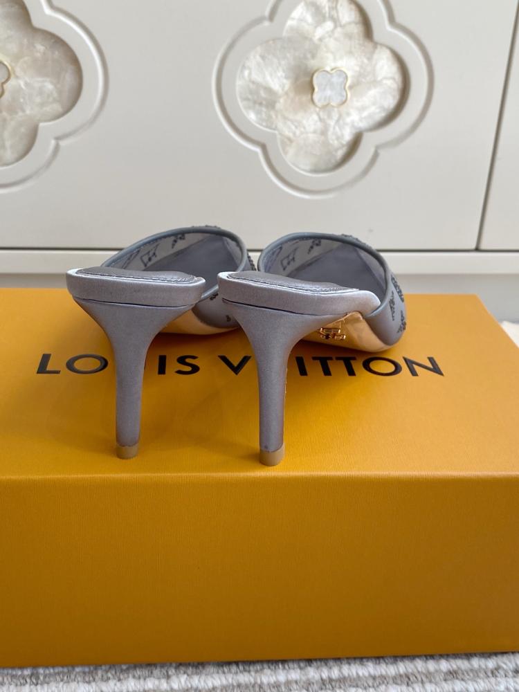 حذاء Louis Vuitton فاخر