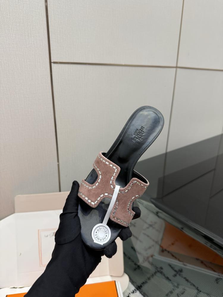 حذاء Hermès فاخر