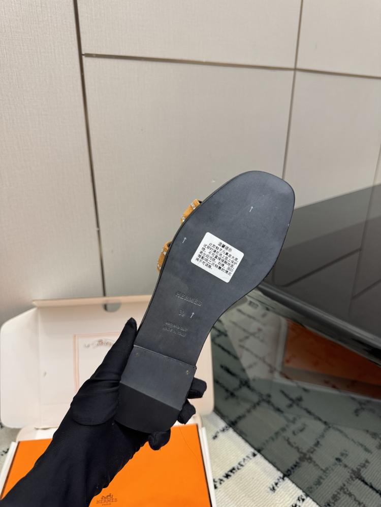 حذاء Hermès فاخر