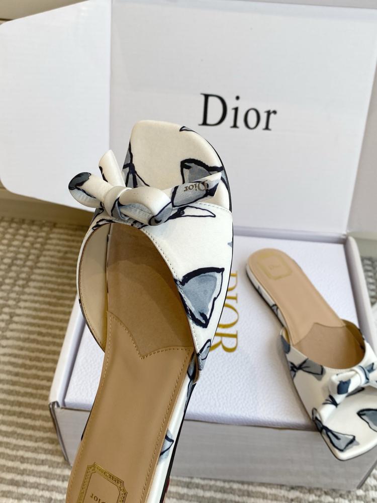 حذاء Dior فاخر