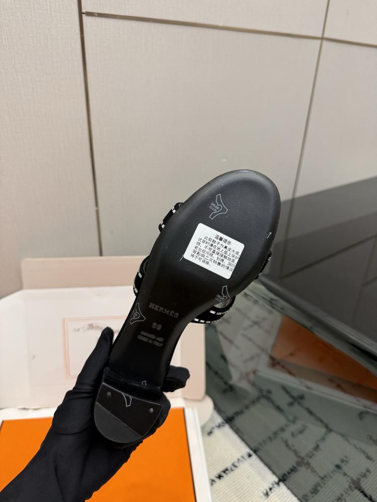 حذاء Hermès فاخر