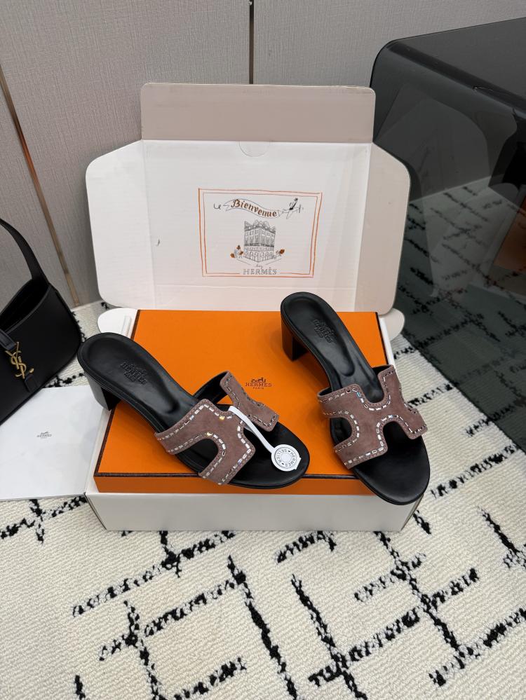 حذاء Hermès فاخر
