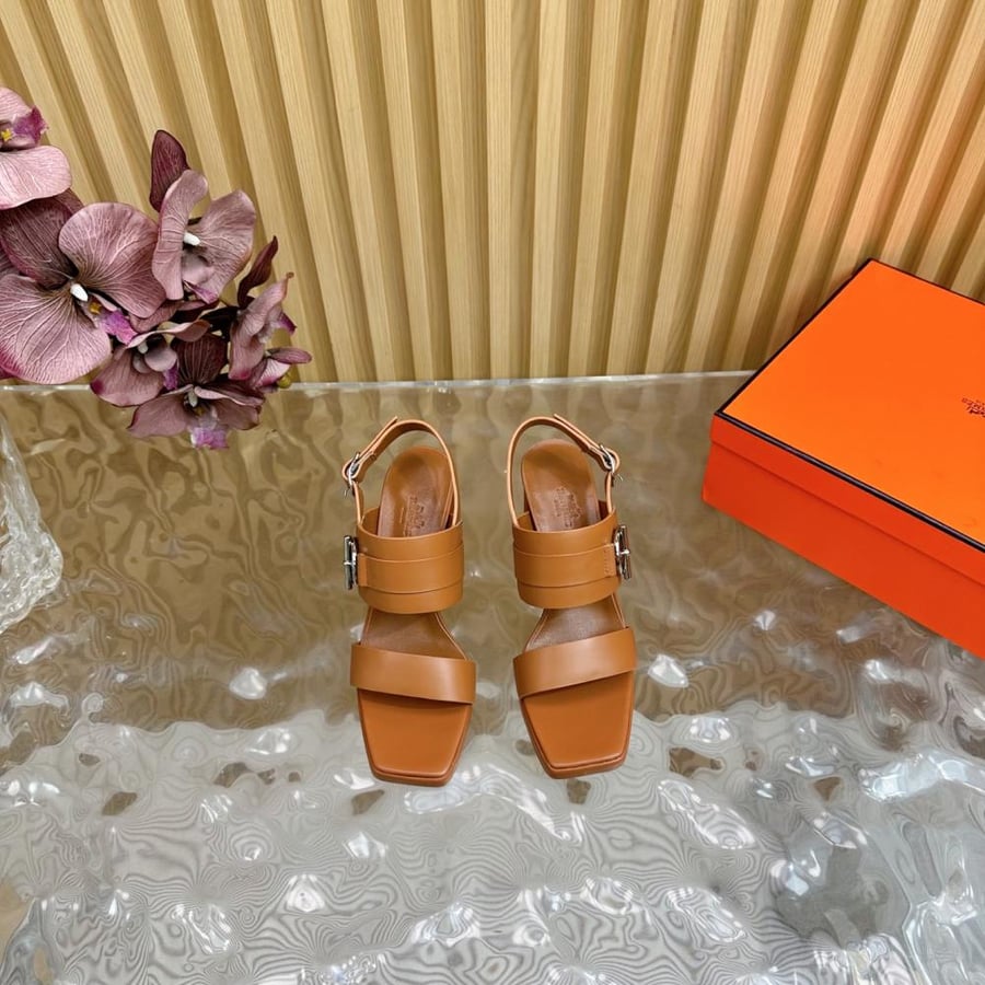 صندل Hermès بكعب عريض