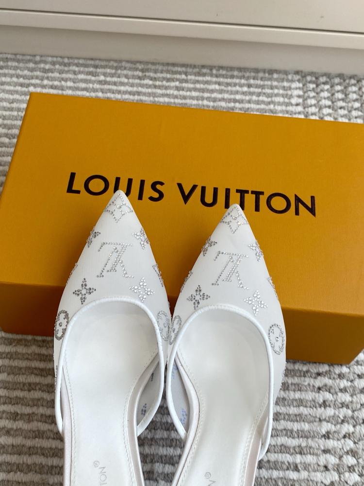 حذاء Louis Vuitton فاخر