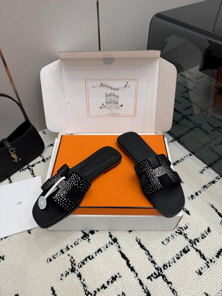 حذاء Hermès فاخر