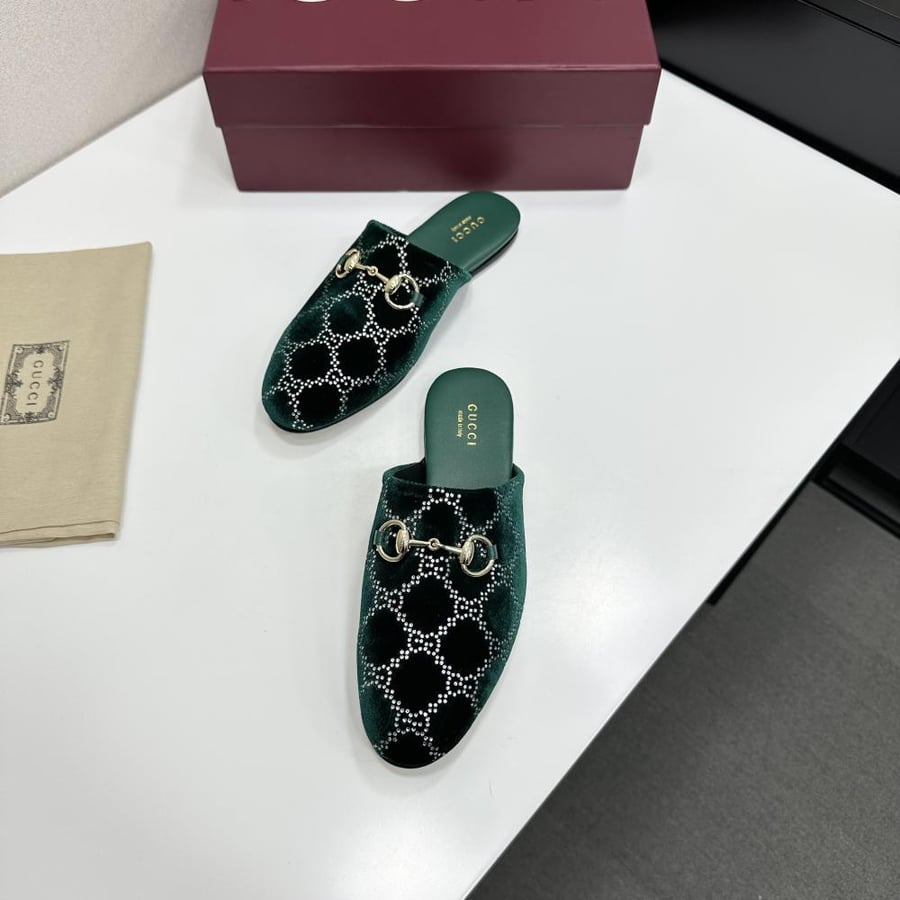 حذاء Gucci فاخر