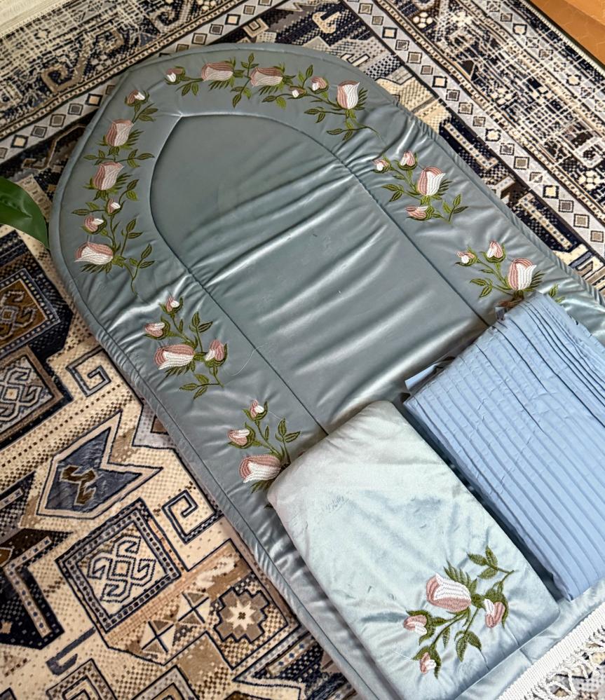 طقم توليب لون سماوي ٣سم
