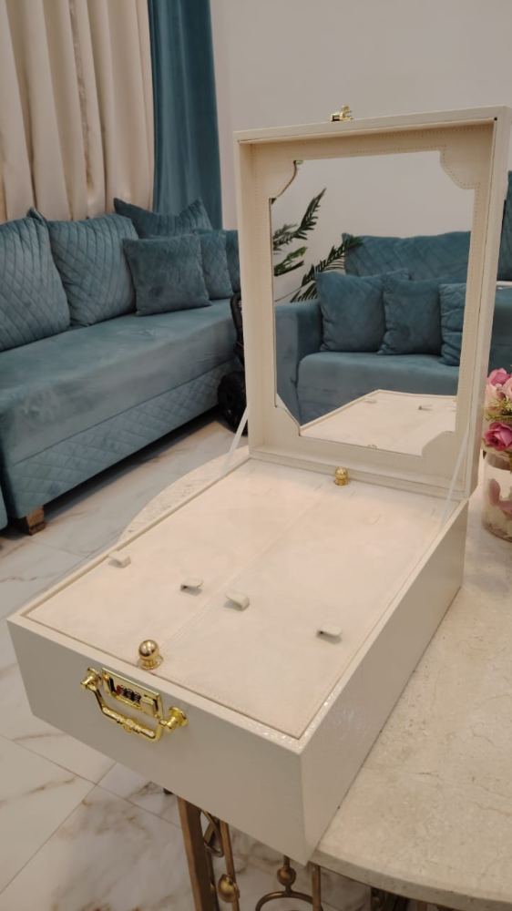 شنطة 3 دور مع مرآيه
