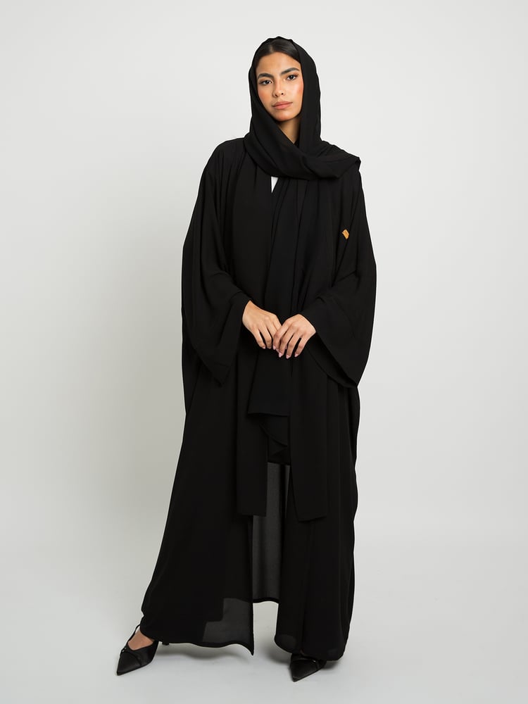 عباية فلوستايل أسود في أسود
