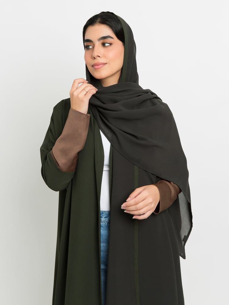 عباية نص بشت زيتي لامع