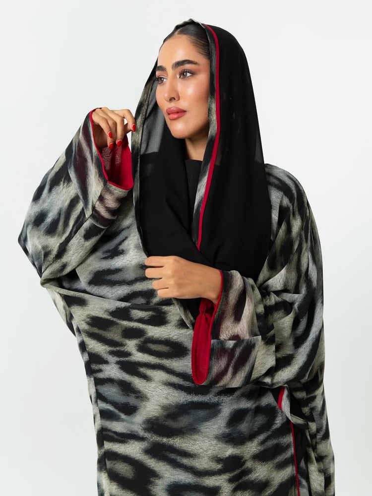 عباية الثراء تايقر