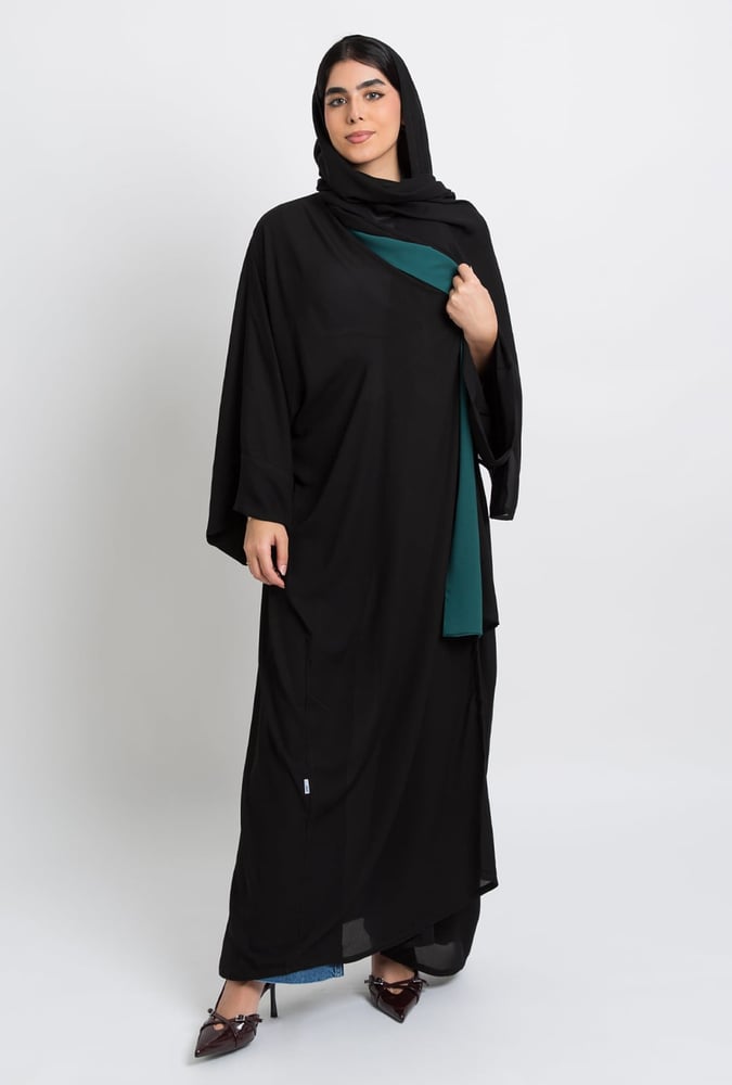 عباية فلوستايل أسود في أخضر
